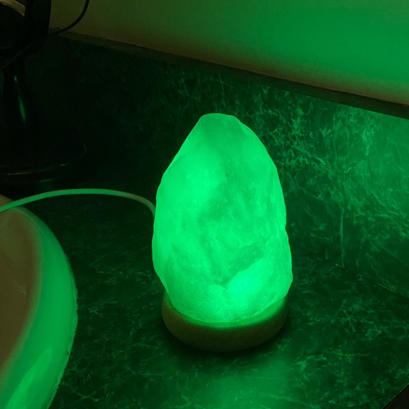 Earthbound- Relaxing color change mini rock lamp- direct plug in - Not USB- love - Picture 4 of 7